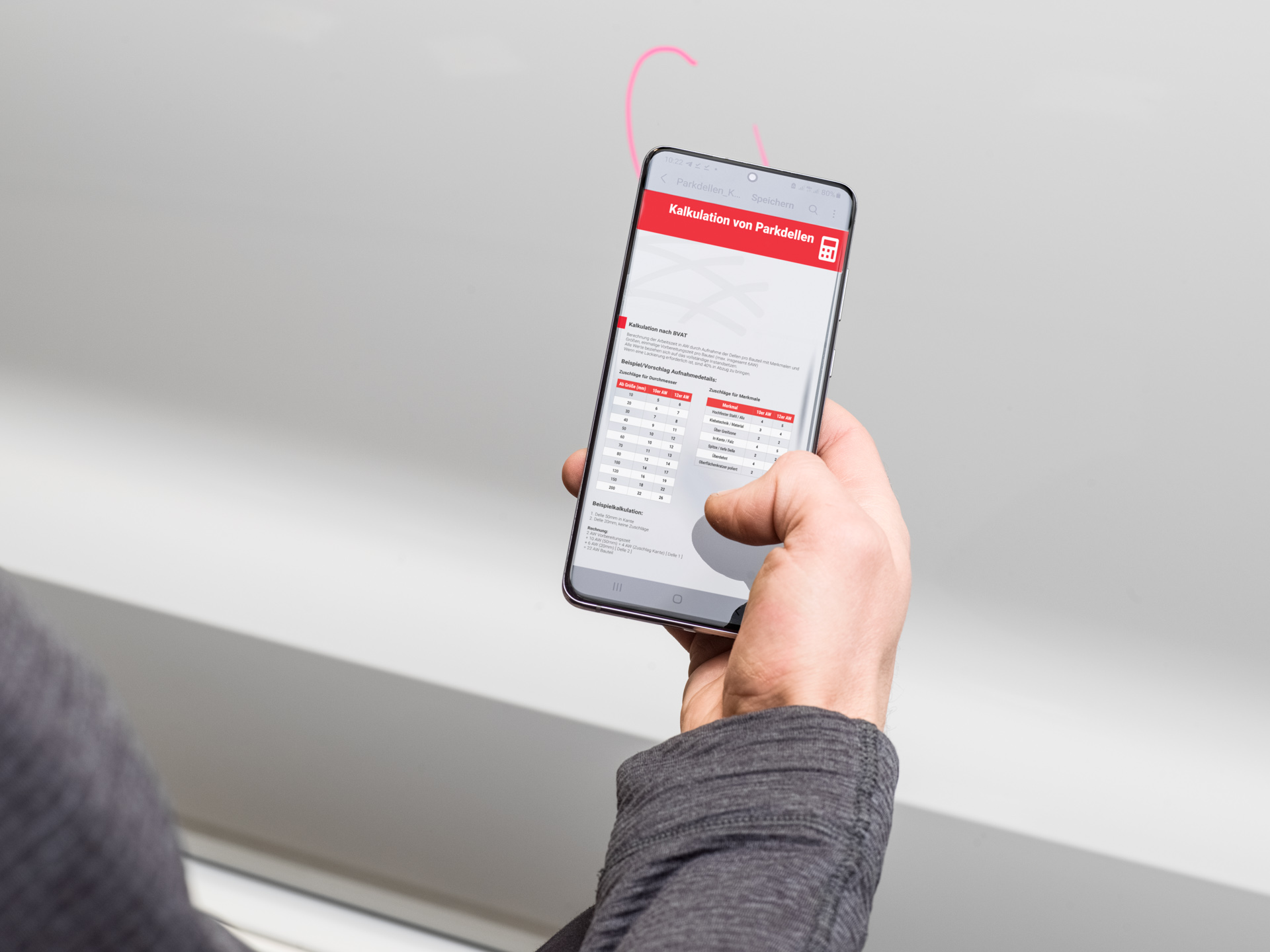 Begutachtung des Parkdellen Schadens Begutachtung des Parkdellen Schadens