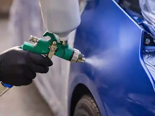 Smart Repair und Lackierarbeiten für Fahrzeugschäden in Zusammenarbeit mit Partnerwerkstätten